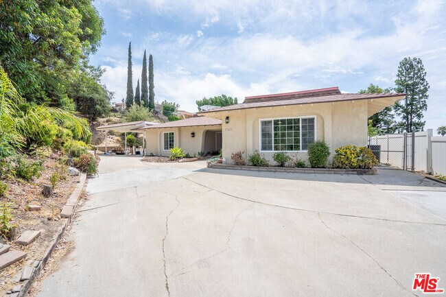 Building Photo - 17440 Fraser Pl