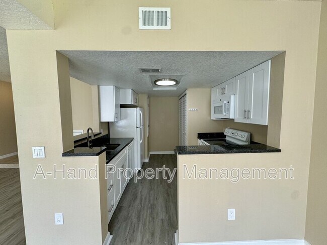 Building Photo - 522 Australian Way