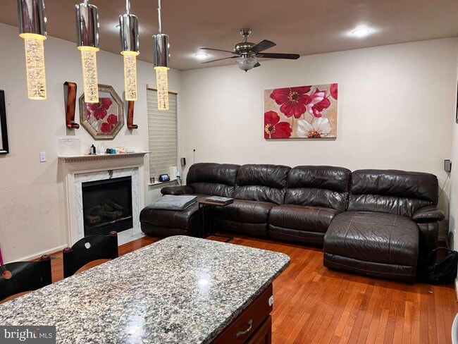 Building Photo - 22587 Welborne Manor Square