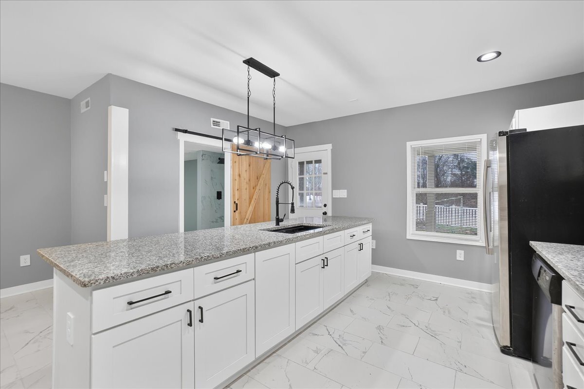 Building Photo - 141 Old Silo Rd