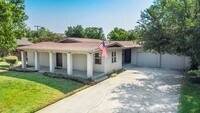 Building Photo - 3 Bedroom 2 Bath 2 Car Garage - Backs Up To A Nice Farm