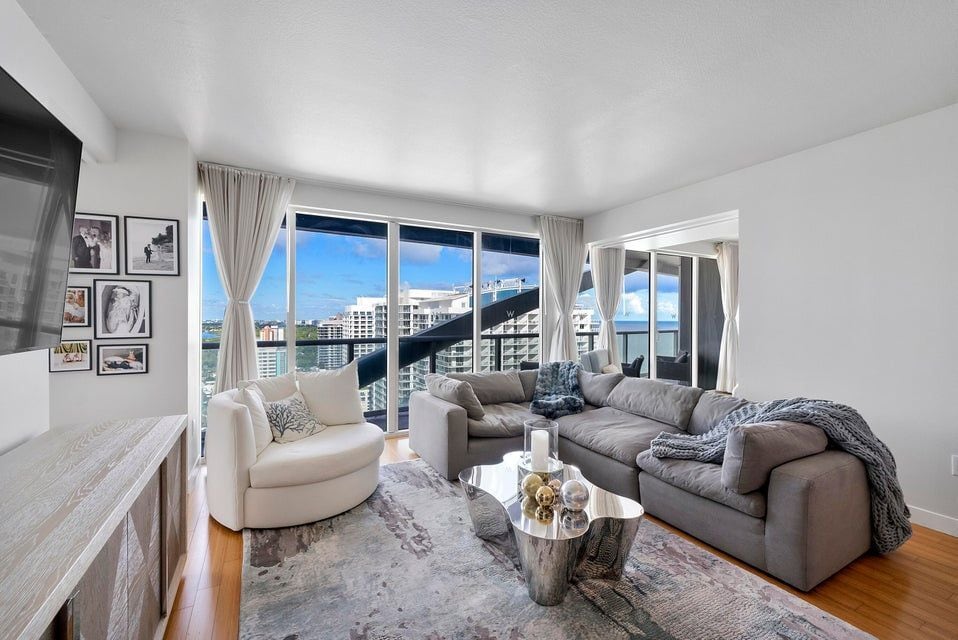 Building Photo - 3101 Bayshore Dr