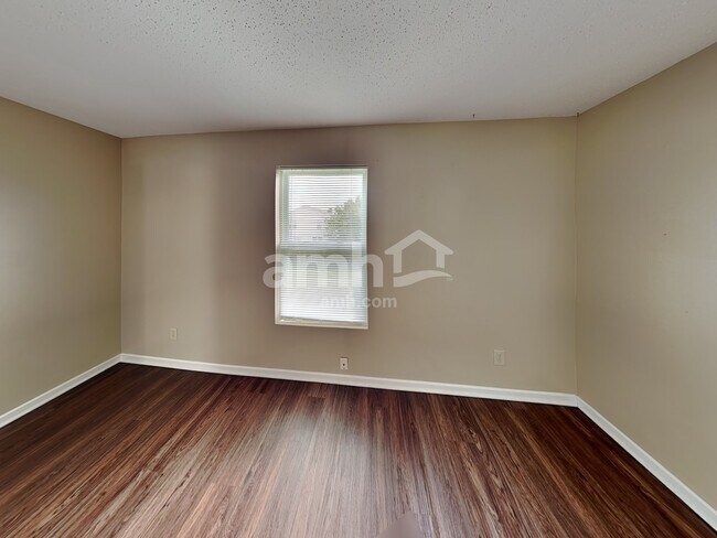 Building Photo - 10844 August Dr