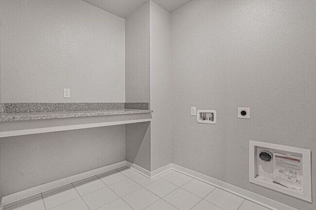 Building Photo - 5720 Slate River Pl