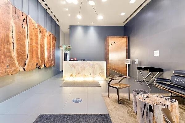 Building Photo - 305 W 16th St