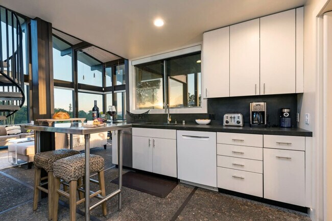 Building Photo - 17389 Mallard Dr