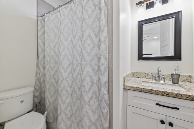 Building Photo - 1303 Upland Retreat Dr