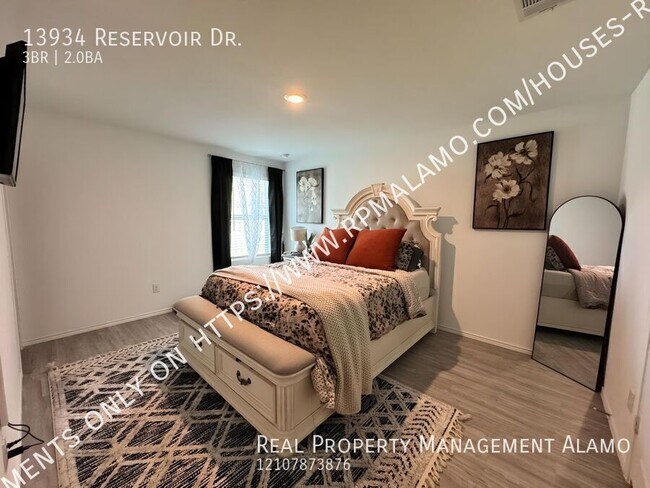 Building Photo - 13934 Reservoir Dr