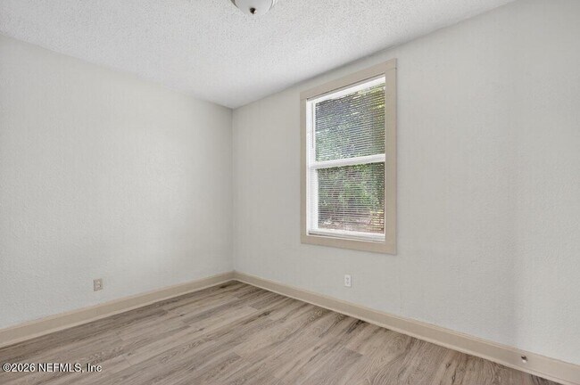 Building Photo - 845 Ontario St