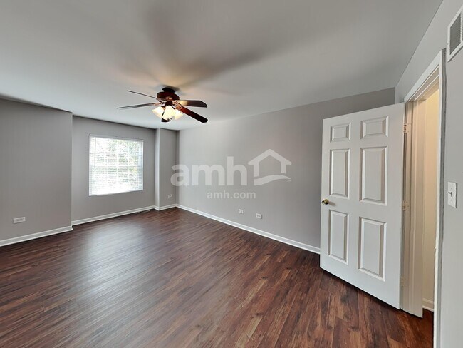 Building Photo - 5301 Meadowbrook St