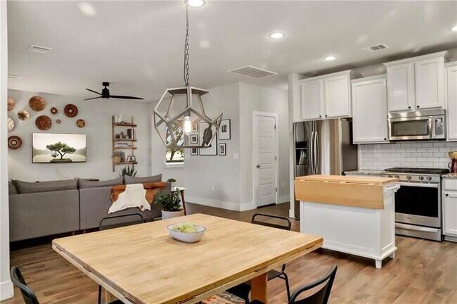 Building Photo - 7415 Wallach St