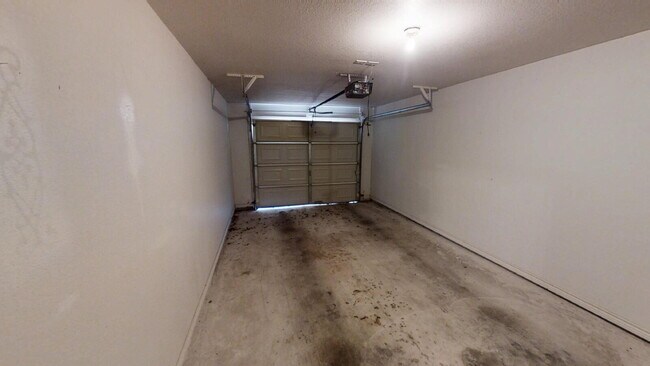 Building Photo - "Spacious Comfort Awaits: 3-Bedroom, 2-Bathroom Duplex Gem in Gatesville, TX!"