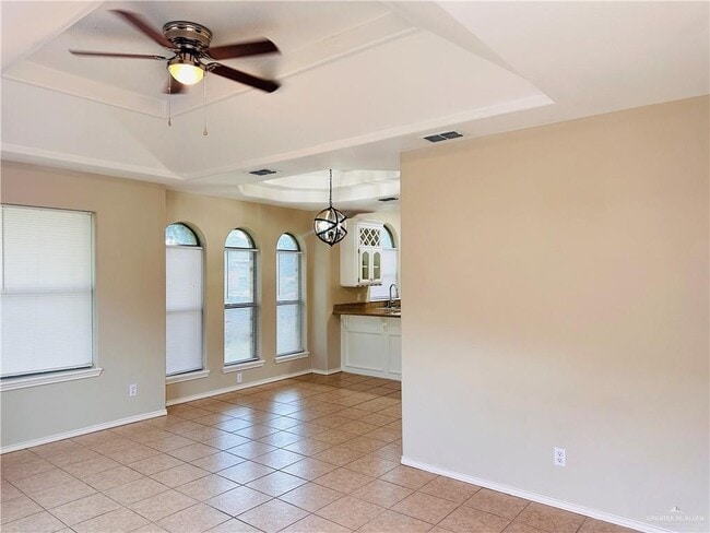 Building Photo - 12 West Dr