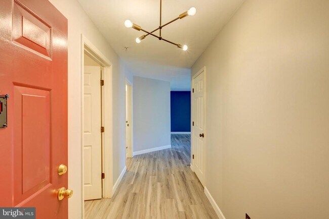 Building Photo - 8905 Stone Creek Pl