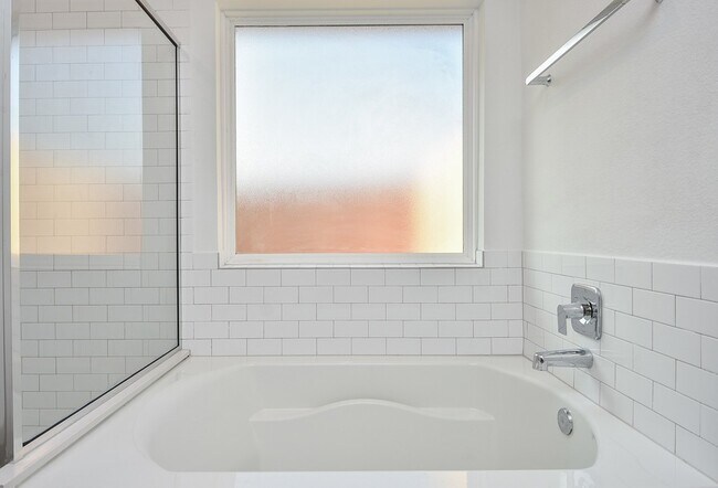 Building Photo - 7827 Sleek Flock Ln