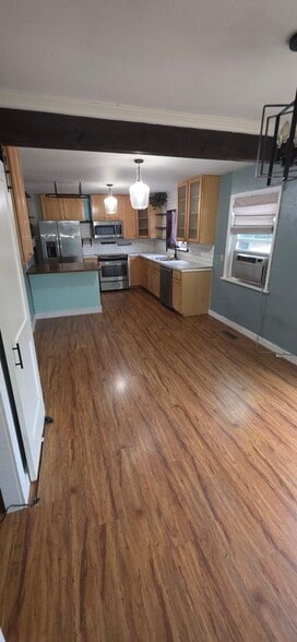 Bonus Room - 8802 Forest Ave SW