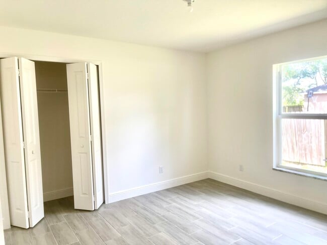 Building Photo - 1260 Larkspur St SE