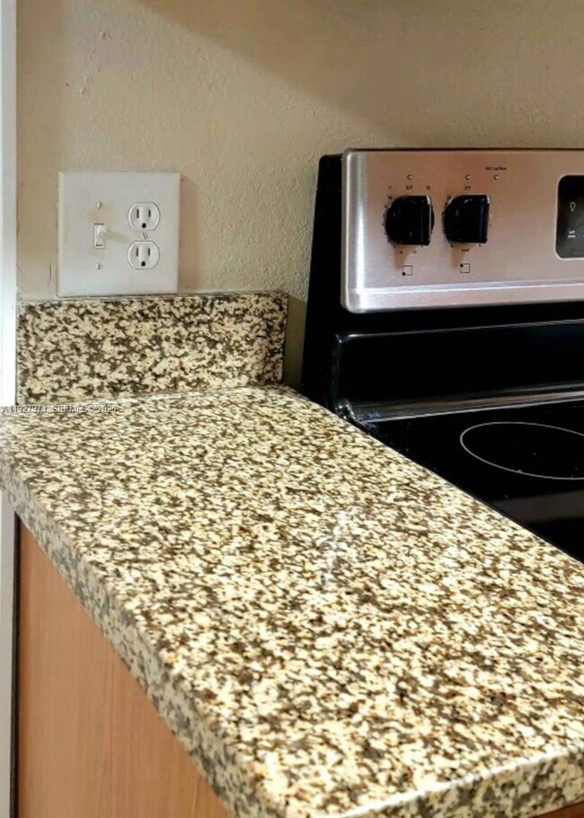 Building Photo - 2228 Polk St