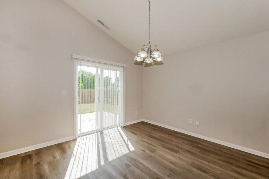 Building Photo - 2532 Copper Hill Dr