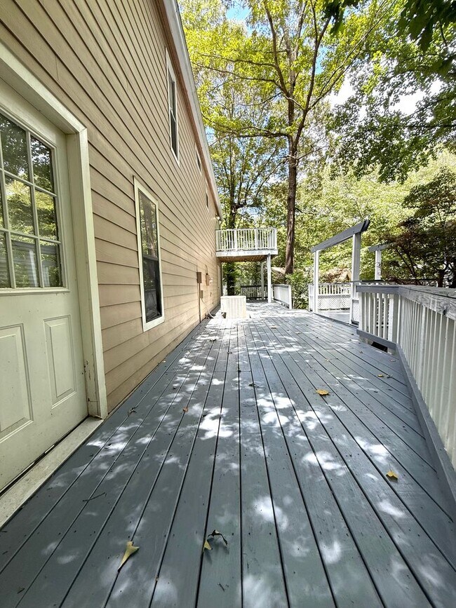 Building Photo - RENOVATED!!!!Great Location with Desirable...