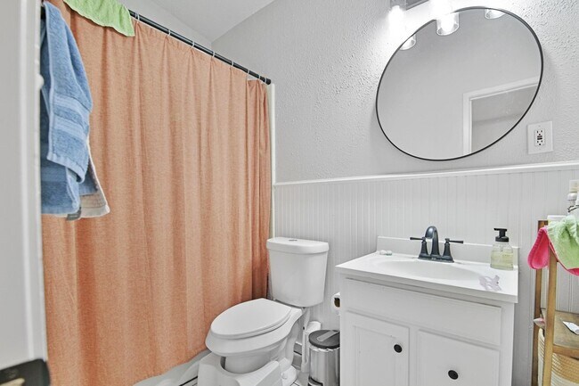 Building Photo - 2007 68th St