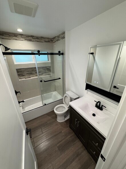 Building Photo - 11905 Freeman Ave