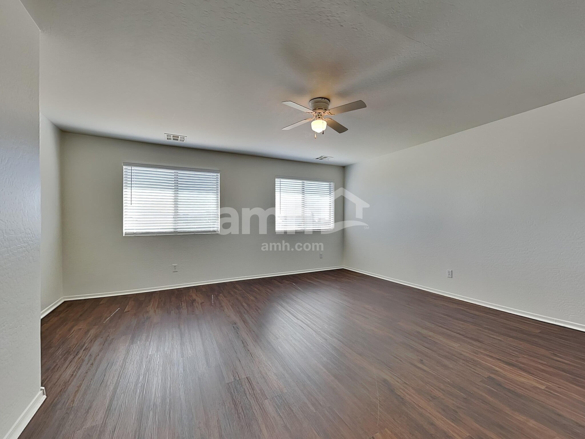 Building Photo - 6727 W Desert Ln