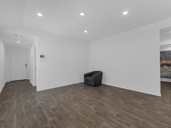 Building Photo - 16821 Short Pnes Dr