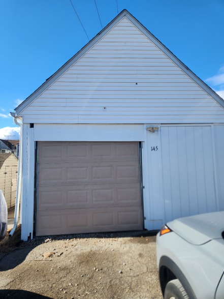 Building Photo - 145 N Main St