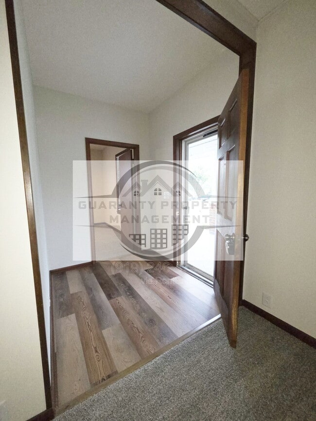 Building Photo - 304 S 17th St