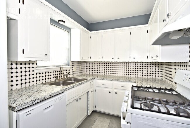 Building Photo - 12610 E 18th Pl