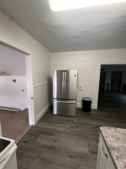 Building Photo - 322 W Minnesota St