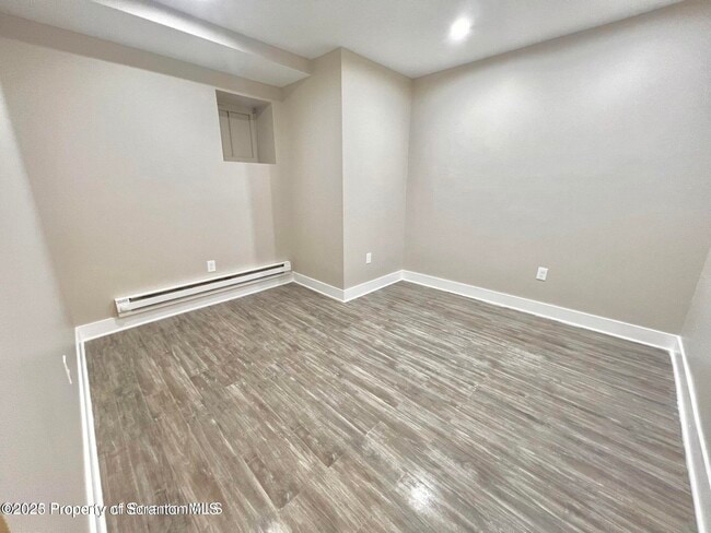 Building Photo - 921 Hamm Ct