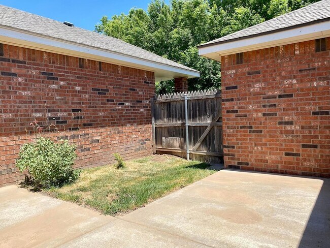 Building Photo - 3628 S Mirror St