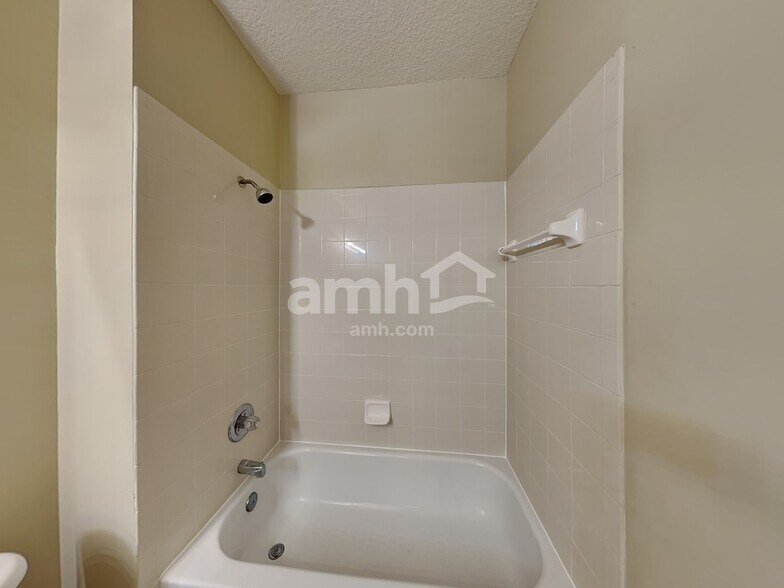 Building Photo - 700 Porto Cristo Ave