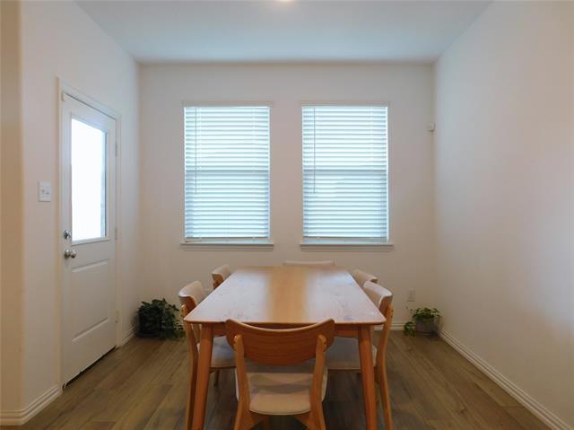 Building Photo - 3500 Kingsview Dr