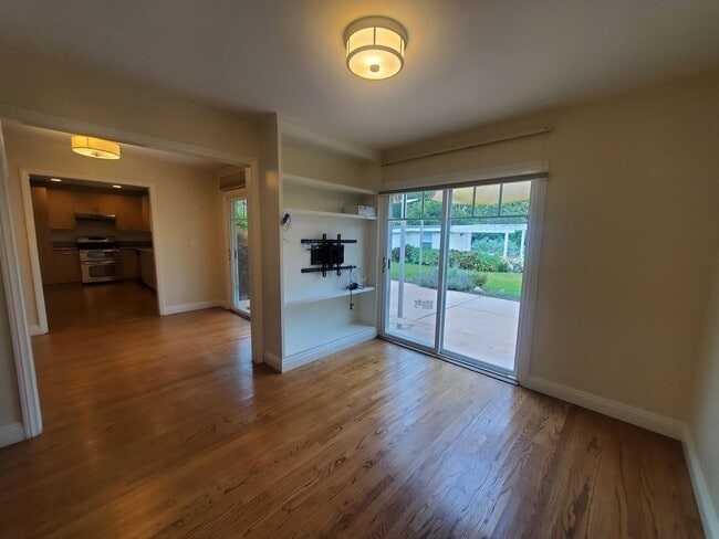 Building Photo - 1206 Drown Ave