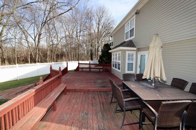 Building Photo - 2969 Columbia Dr