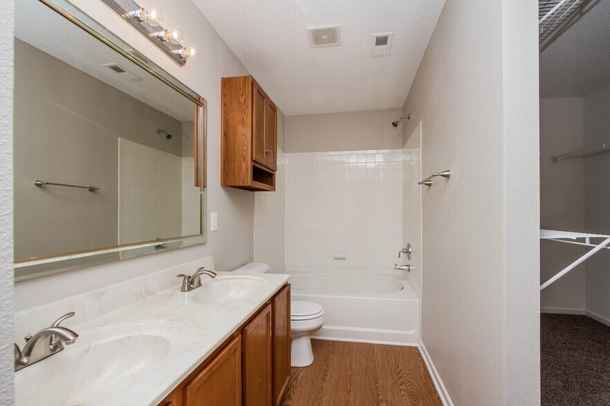 Building Photo - 1929 Orchid Bloom Dr