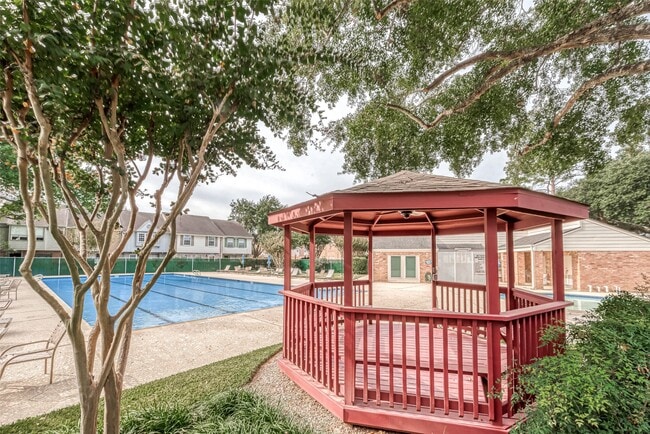 Building Photo - 10217 Longmont Dr