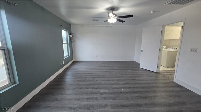 Building Photo - 5205 El Castano Ave