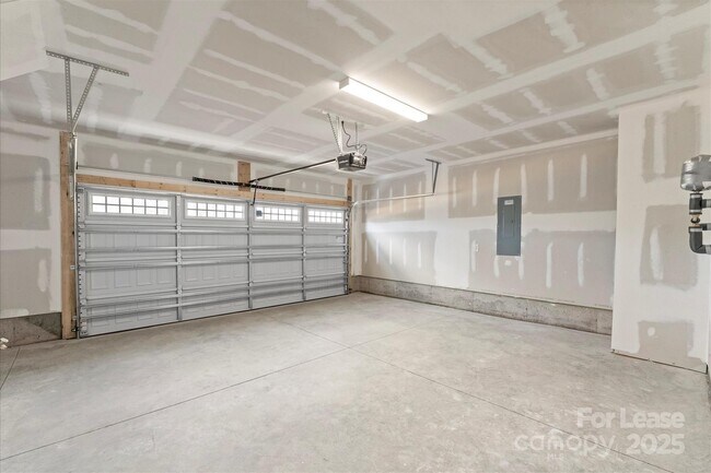 Building Photo - 628 Amalfi Dr