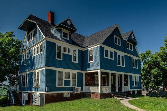 Primary Photo - 11 Park St