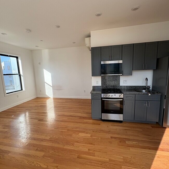 Building Photo - 52 Washington Ave