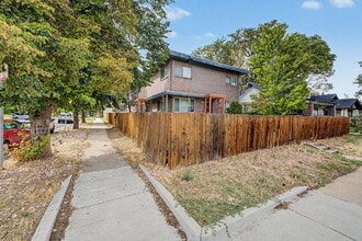 Building Photo - "Charming 2-Bedroom Apartment with Spacious Living – 1025 Sq Ft in Prime Denver Location!"