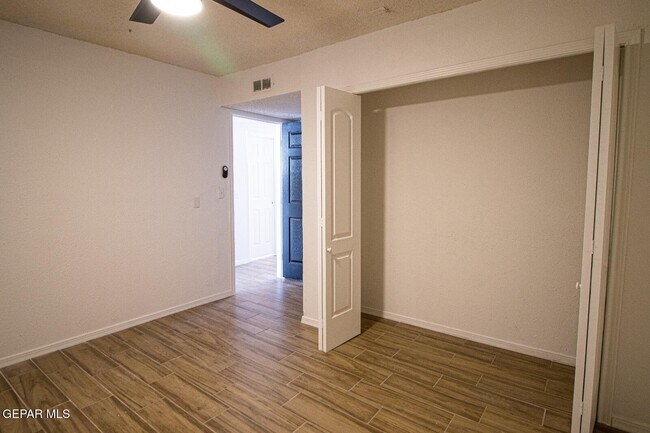 Building Photo - 6806 Ridgley Way