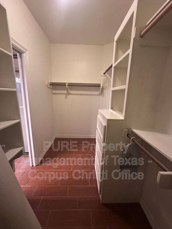 Building Photo - 6902 Anastasia Dr