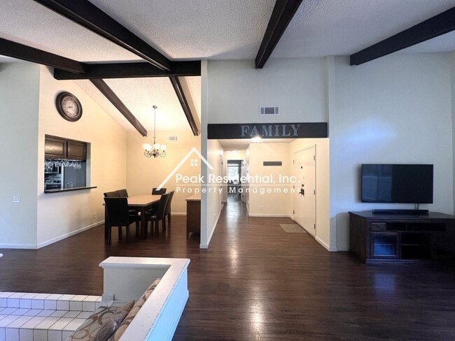 Building Photo - Wonderful Orangevale 3bd/2ba Home with Spacious Yard!