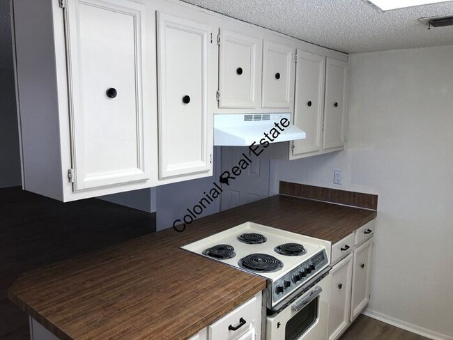 Building Photo - Newly updated 2 bed 2 bath apartment