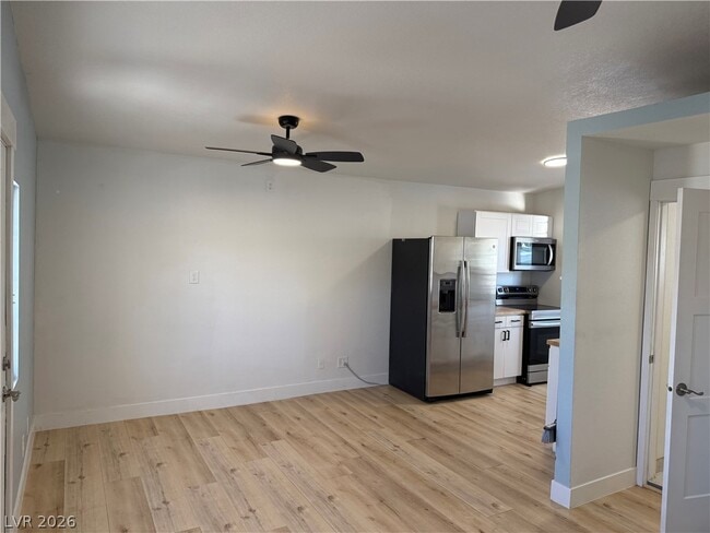 Building Photo - 659 D
